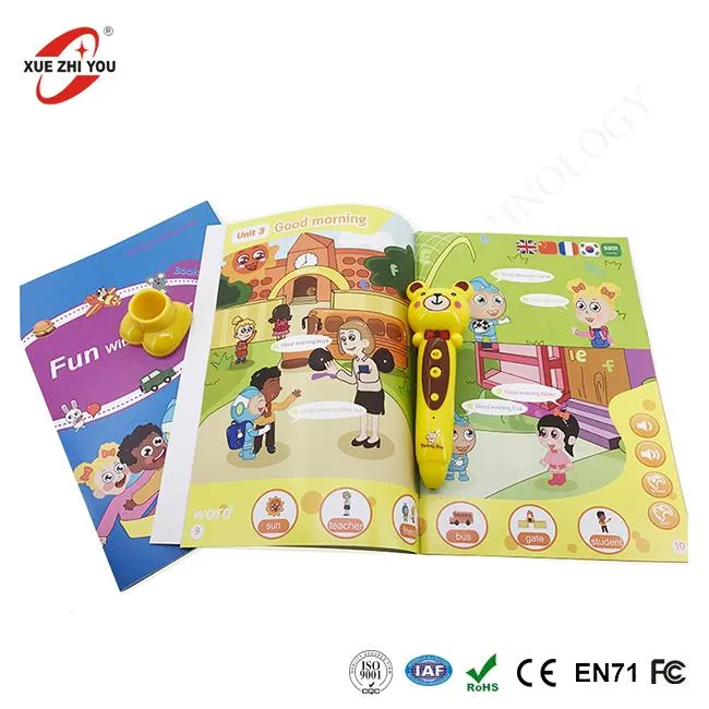 Studenten, die Audiobücher intelligenten Stift lernen